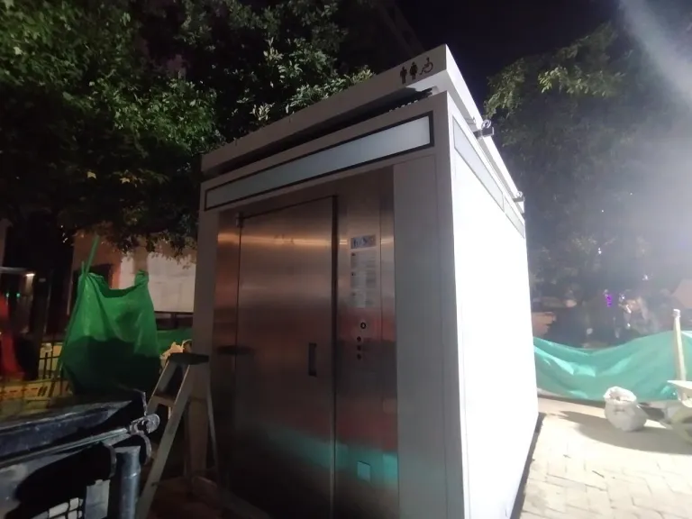 Bogotá instaló el segundo baño público inteligente